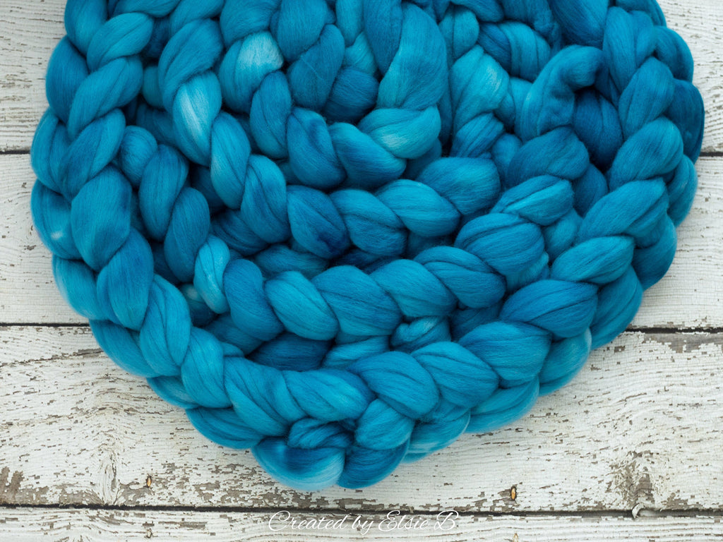 Polwarth &#39;Cerulean&#39; 4 oz semi-solid combed top for spinning, Created by ElsieB spinning fiber, blue hand dyed wool roving, learning to spin